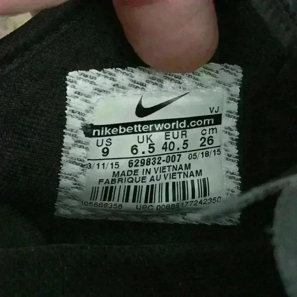 Nike Multicolor Women's Sneakers - Picture 11 of 14